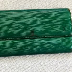 Authentic LOUIS VUITTON Green Epi International Long Wallet